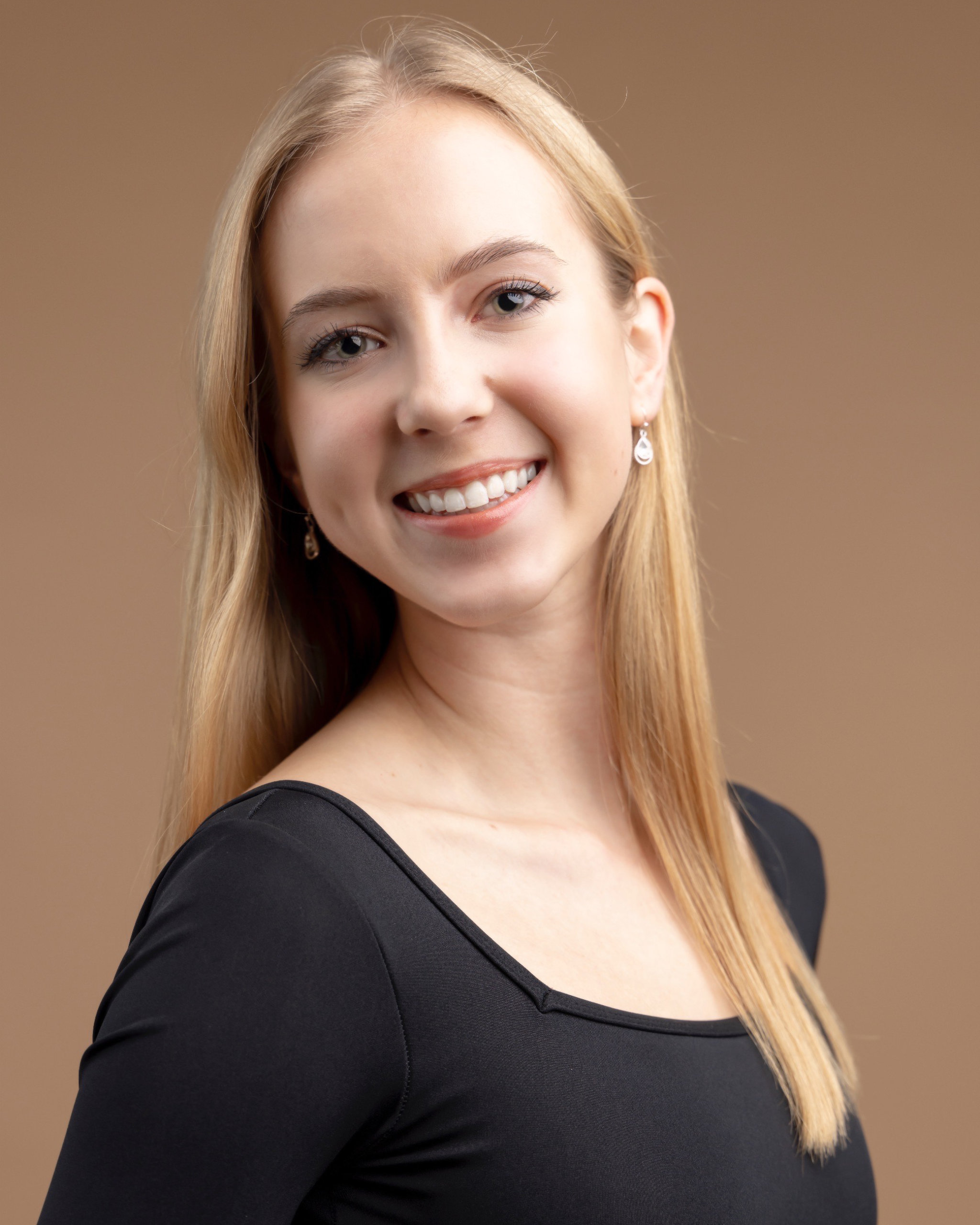 Leah Andersen headshot