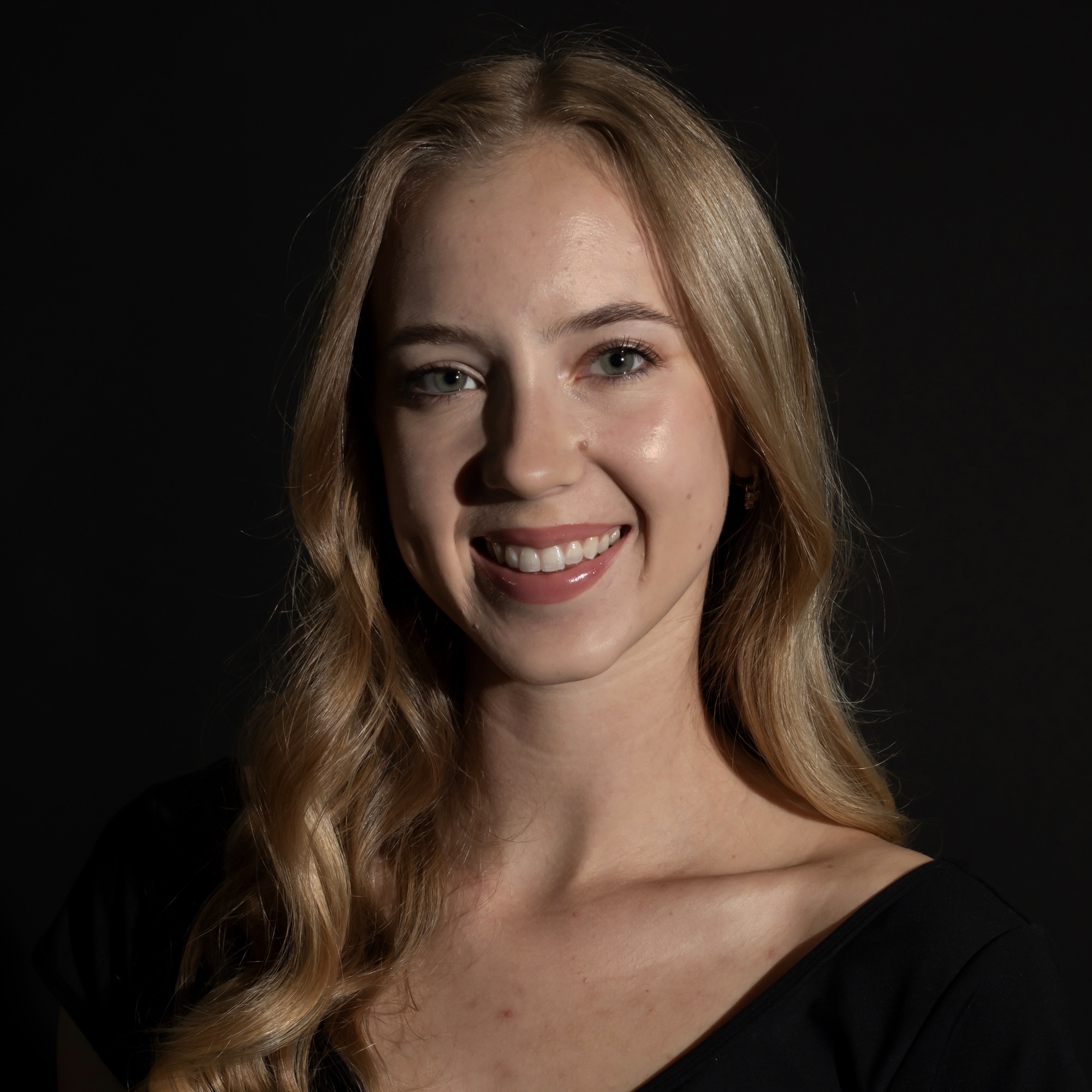 Leah Andersen headshot
